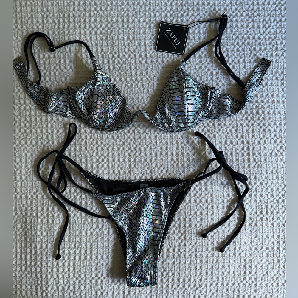 NWT! Hologram Snake Print bikini suit